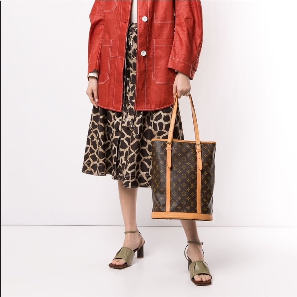 Authentic Louis Vuitton Bucket GM - Picture 15 of 15